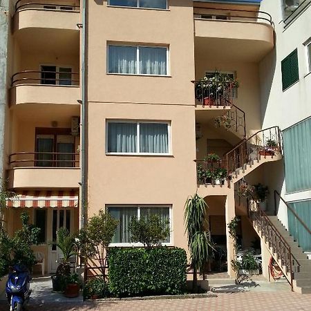 Apartments Deak Makarska Eksteriør billede
