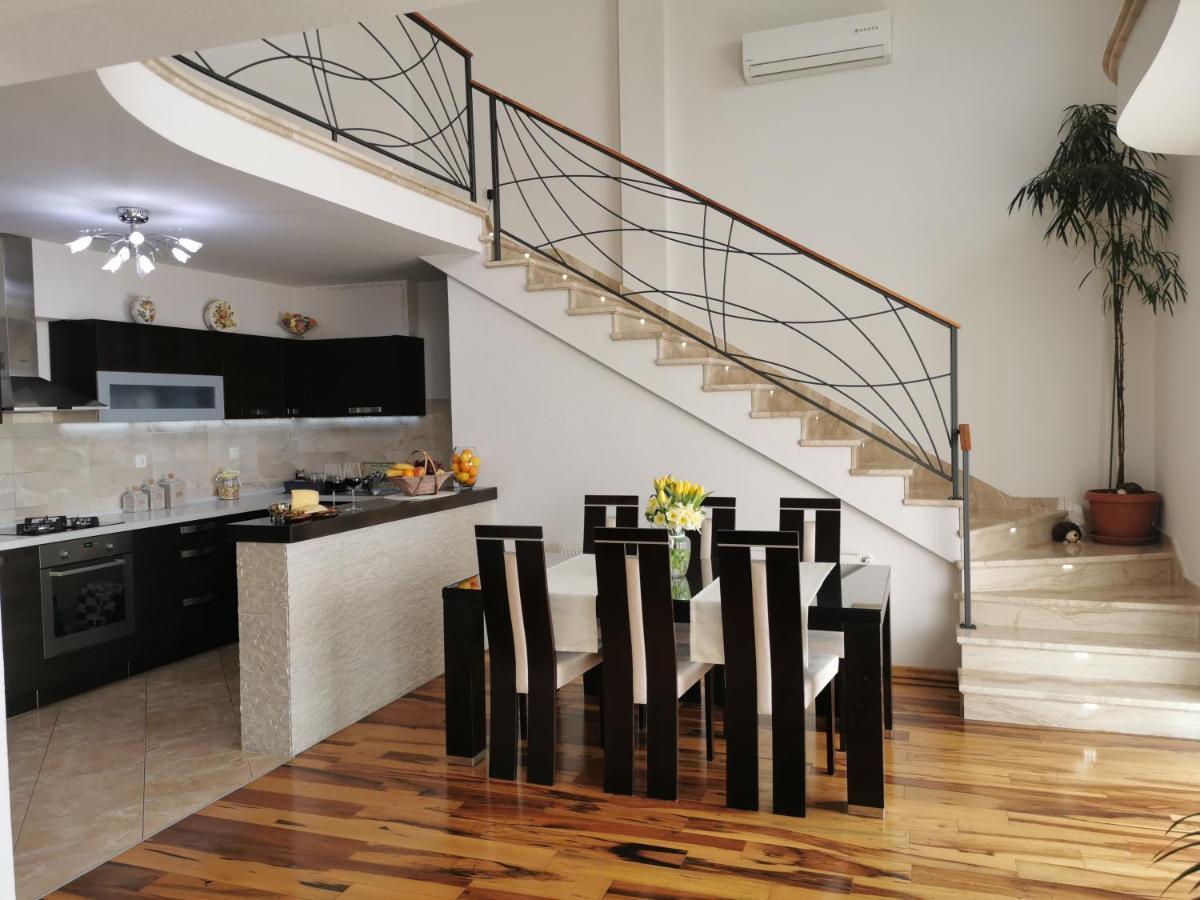 Apartments Deak Makarska Eksteriør billede