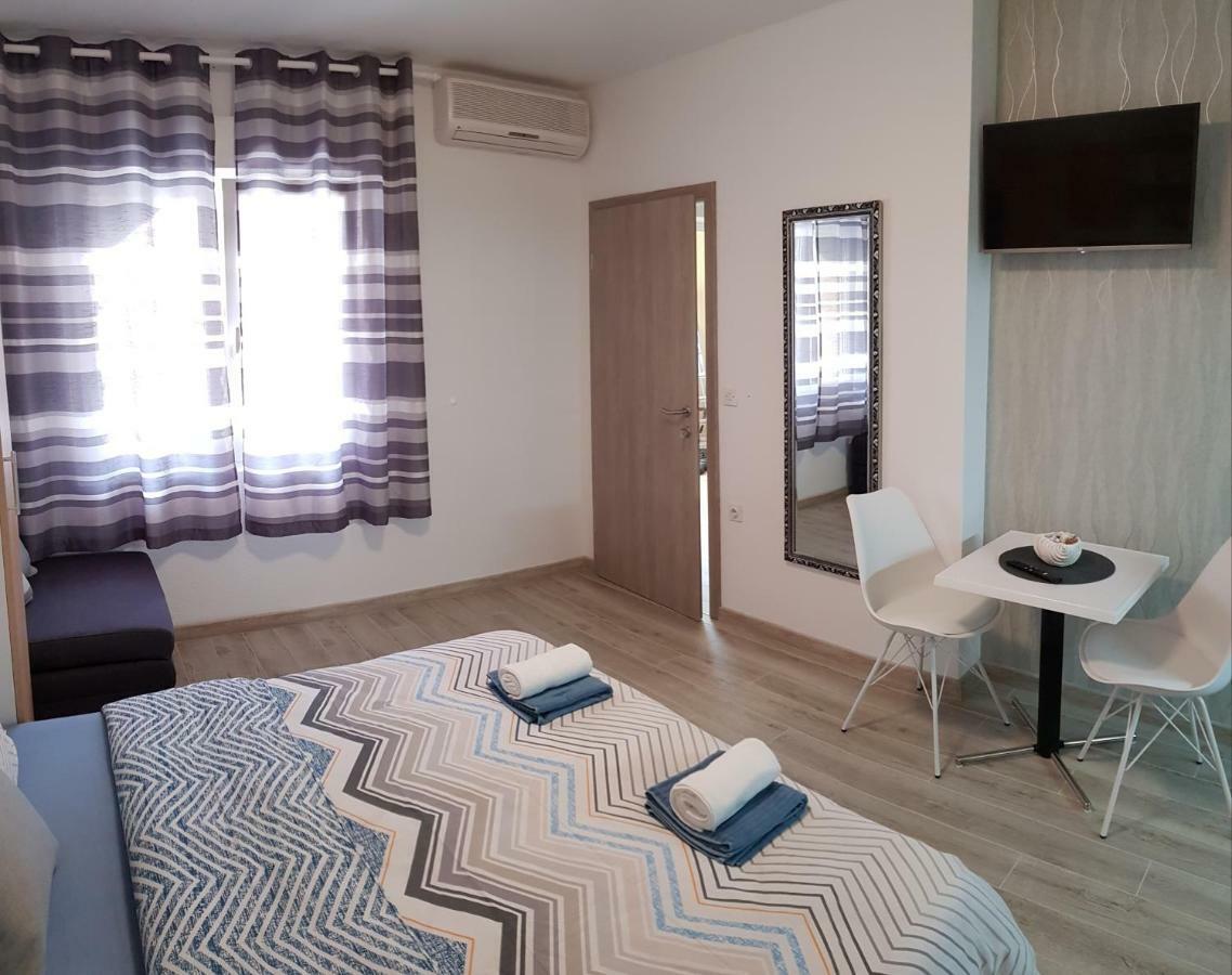 Apartments Deak Makarska Eksteriør billede